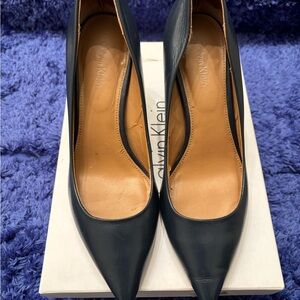 Calvin Klein “Gayle” Navy Leather Pumps 6.5M | Pointed Toe Classic Heels